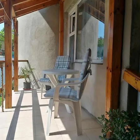 Sokratovi بيت ضيافة ابزور