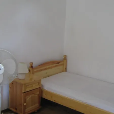 Sokratovi بيت ضيافة ابزور